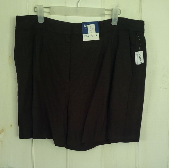 Extra High-Waisted Linen-Blend Taylor Trouser Shorts - Picture 3 of 11